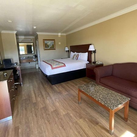 Travelodge By Wyndham Costa Mesa Newport Beach Hacienda Екстериор снимка