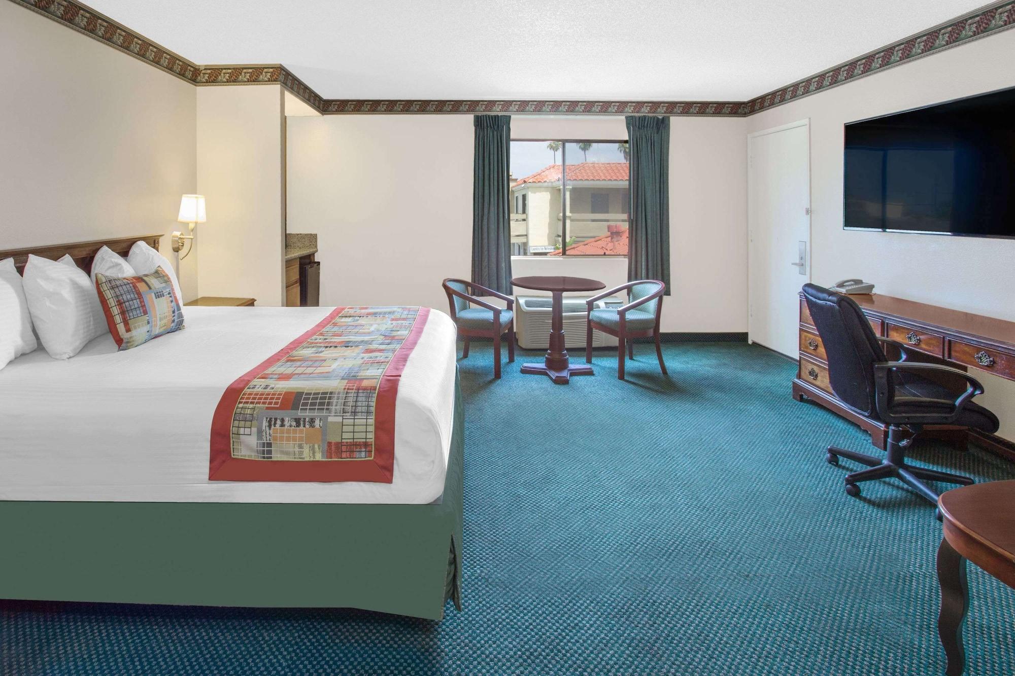 Travelodge By Wyndham Costa Mesa Newport Beach Hacienda Екстериор снимка