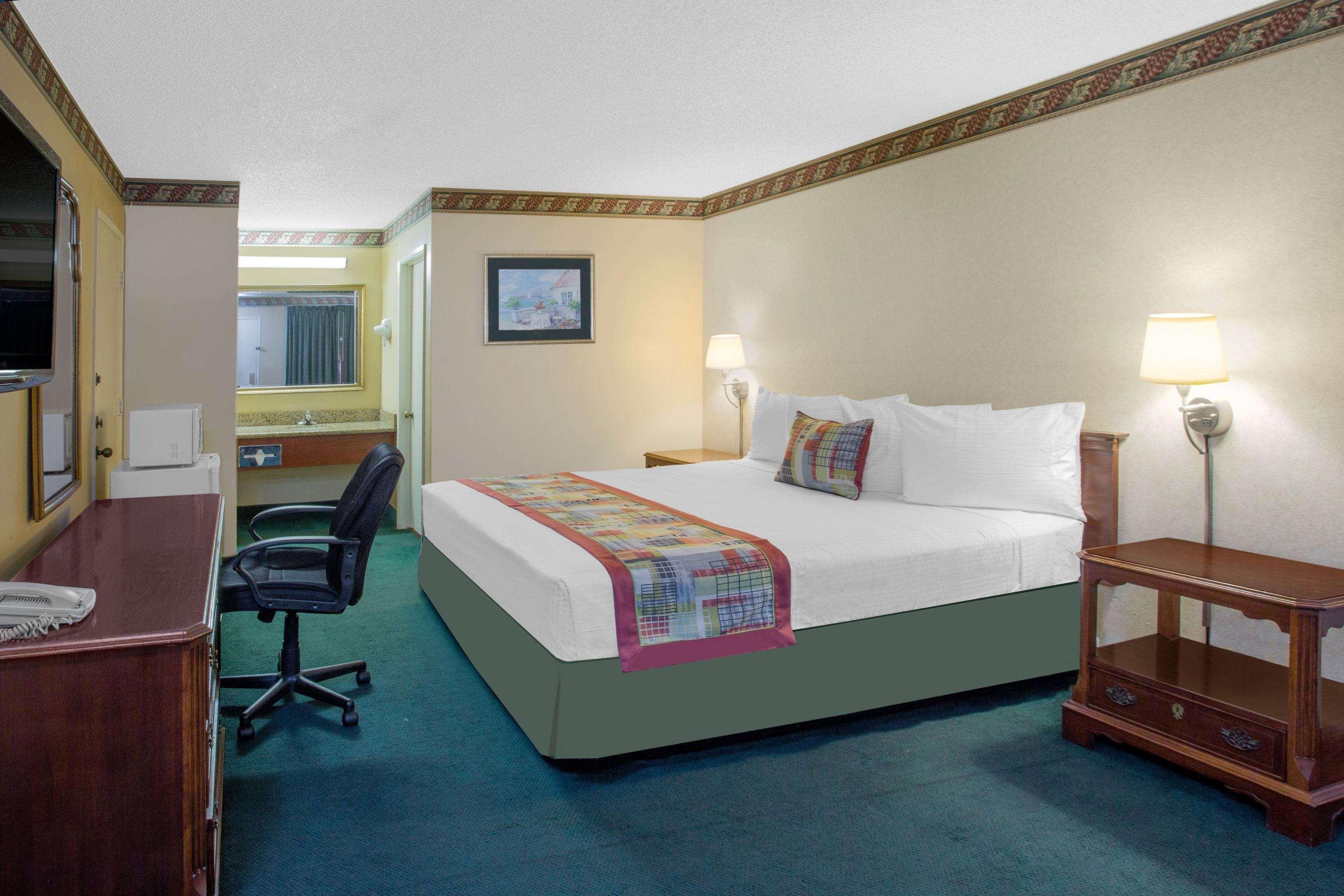 Travelodge By Wyndham Costa Mesa Newport Beach Hacienda Екстериор снимка