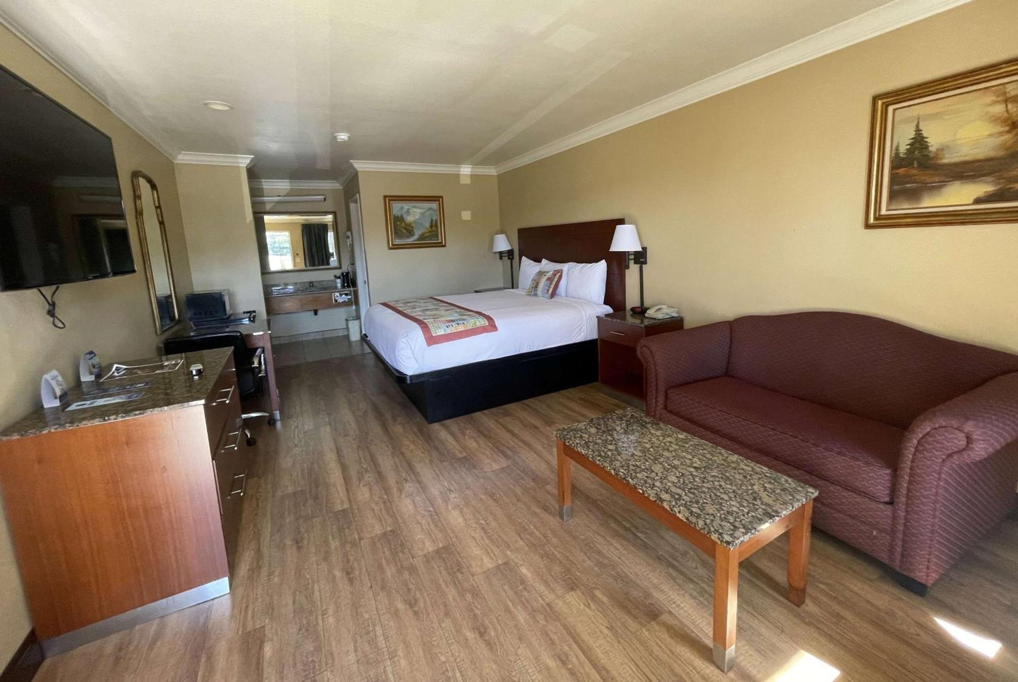 Travelodge By Wyndham Costa Mesa Newport Beach Hacienda Екстериор снимка