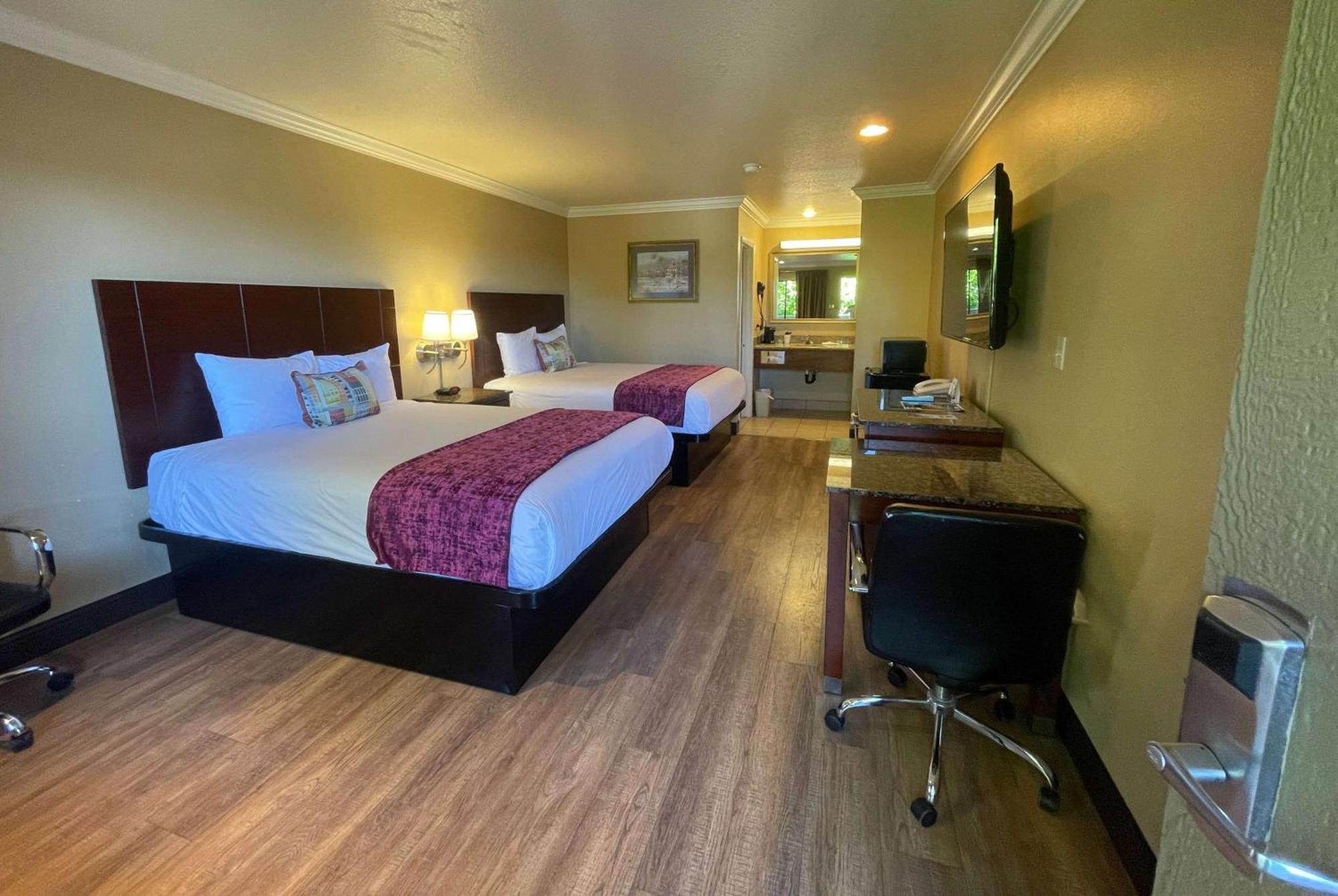 Travelodge By Wyndham Costa Mesa Newport Beach Hacienda Екстериор снимка