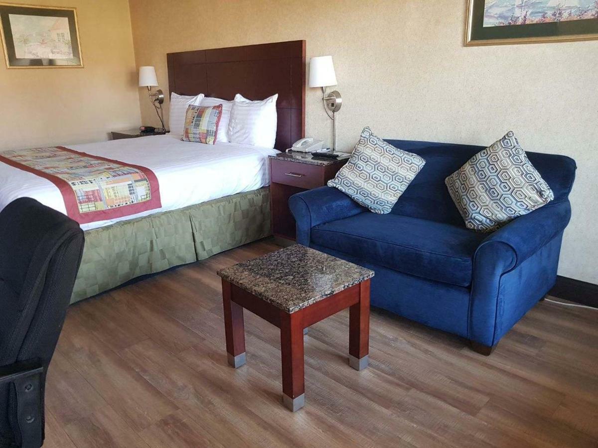 Travelodge By Wyndham Costa Mesa Newport Beach Hacienda Екстериор снимка