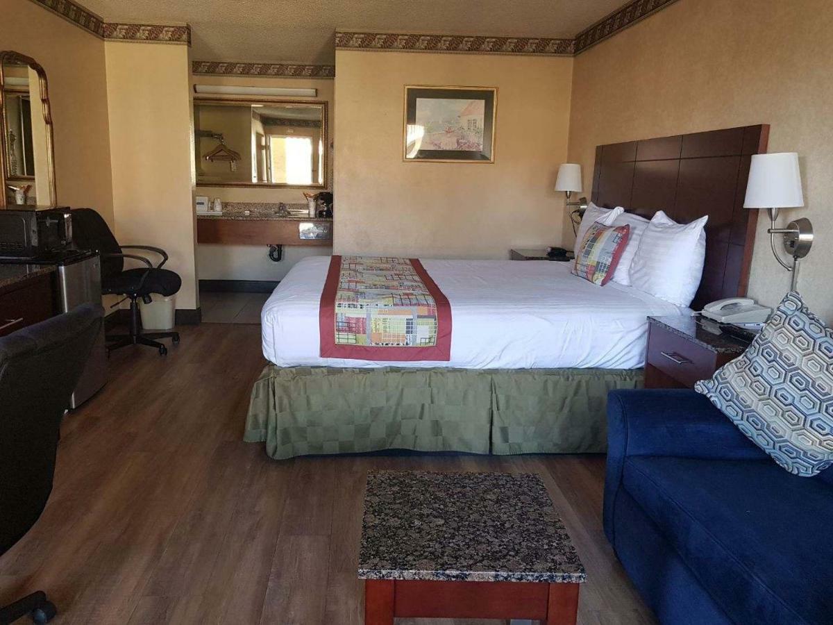 Travelodge By Wyndham Costa Mesa Newport Beach Hacienda Екстериор снимка
